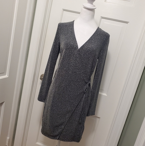 NWT H&M Divided Black With Silver Sparkles Wrap Tie Short Dress Size Med Ret $25 - Picture 1 of 11